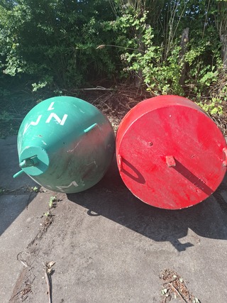 2x Maritieme boei